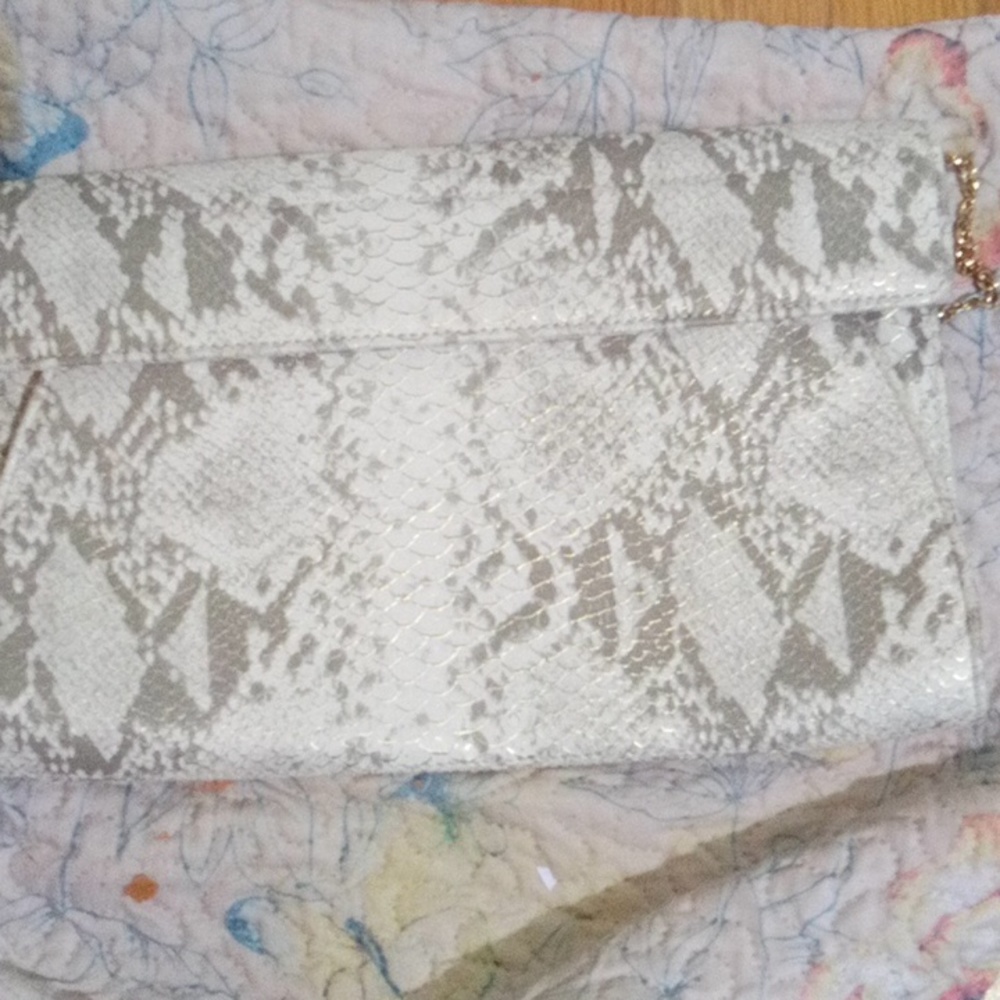 Snake cross bag